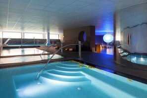 Couples treatment rooms, sauna, hot tub, steam room, hot springs - Montanyá Hotel (Seva)