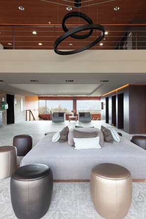 Reception - Montanyá Hotel (Seva)