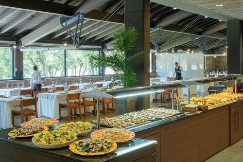 Aperto a colazione, pranzo e cena
