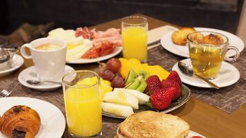 Daily buffet breakfast for a fee