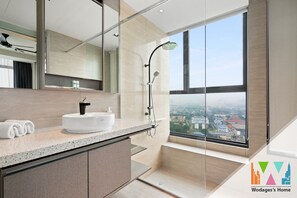 Executive Suite, 2 Bedrooms, City View | Bathroom - Expressionz KLCC by Wodages (Kuala Lumpur)