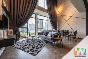 Flat-screen TV - Expressionz KLCC by Wodages (Kuala Lumpur)