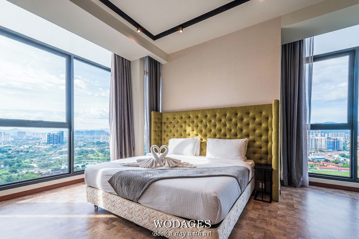 Two-Bedroom Suite Pool +Greenery View | Desk, laptop workspace, blackout drapes, iron/ironing board