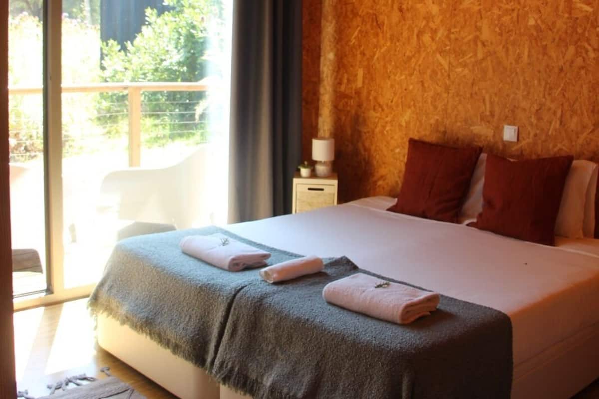 1 quarto, cortinas blackout, Wi-Fi de cortesia, roupa de cama