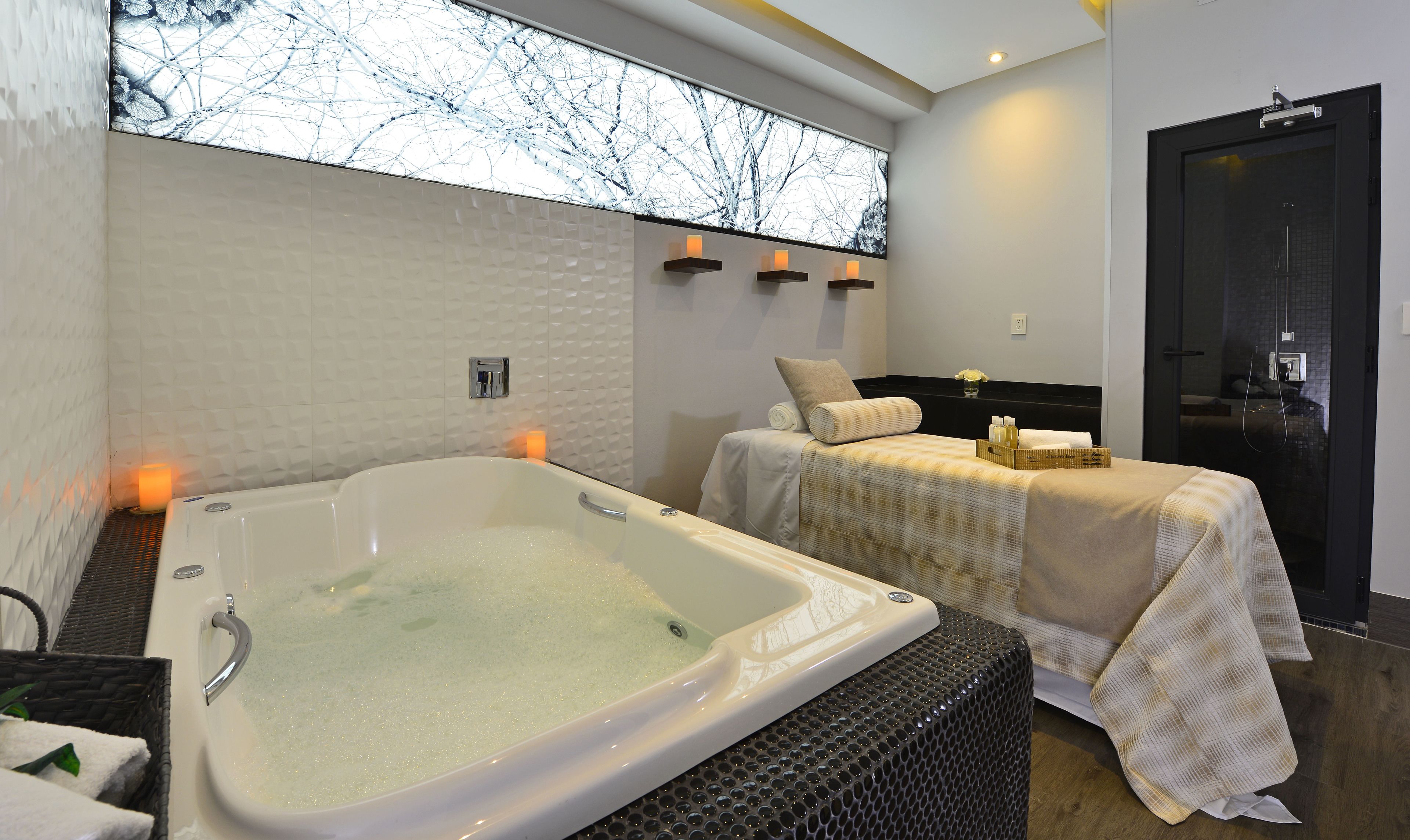 couples treatment room(s), hot tub, steam room