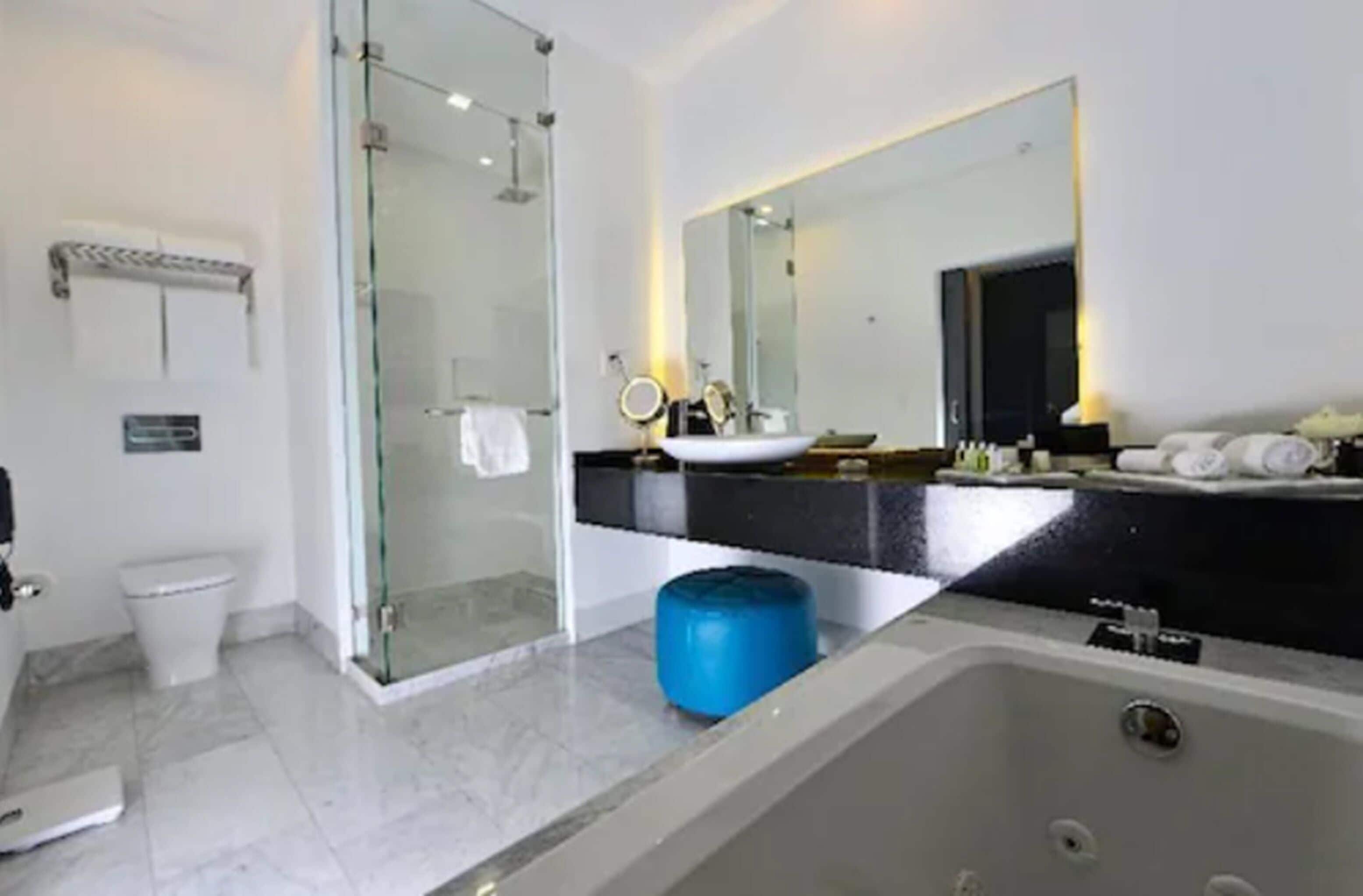 suite | 20 bedrooms, egyptian cotton sheets, premium bedding, down duvets