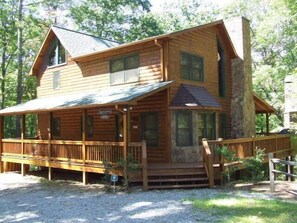 Apartment | Front of property - SERENITY WOODS Apartment 3 NEVAEH CABIN RENTALS (Mineral Bluff)