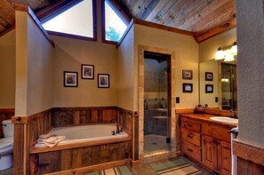 Apartment | Bathroom | Shampoo