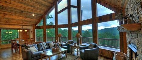 Apartment | Ruang tamu | TV, pendiangan