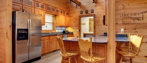 Apartment | Private kitchen | Fridge, microwave, oven, stovetop