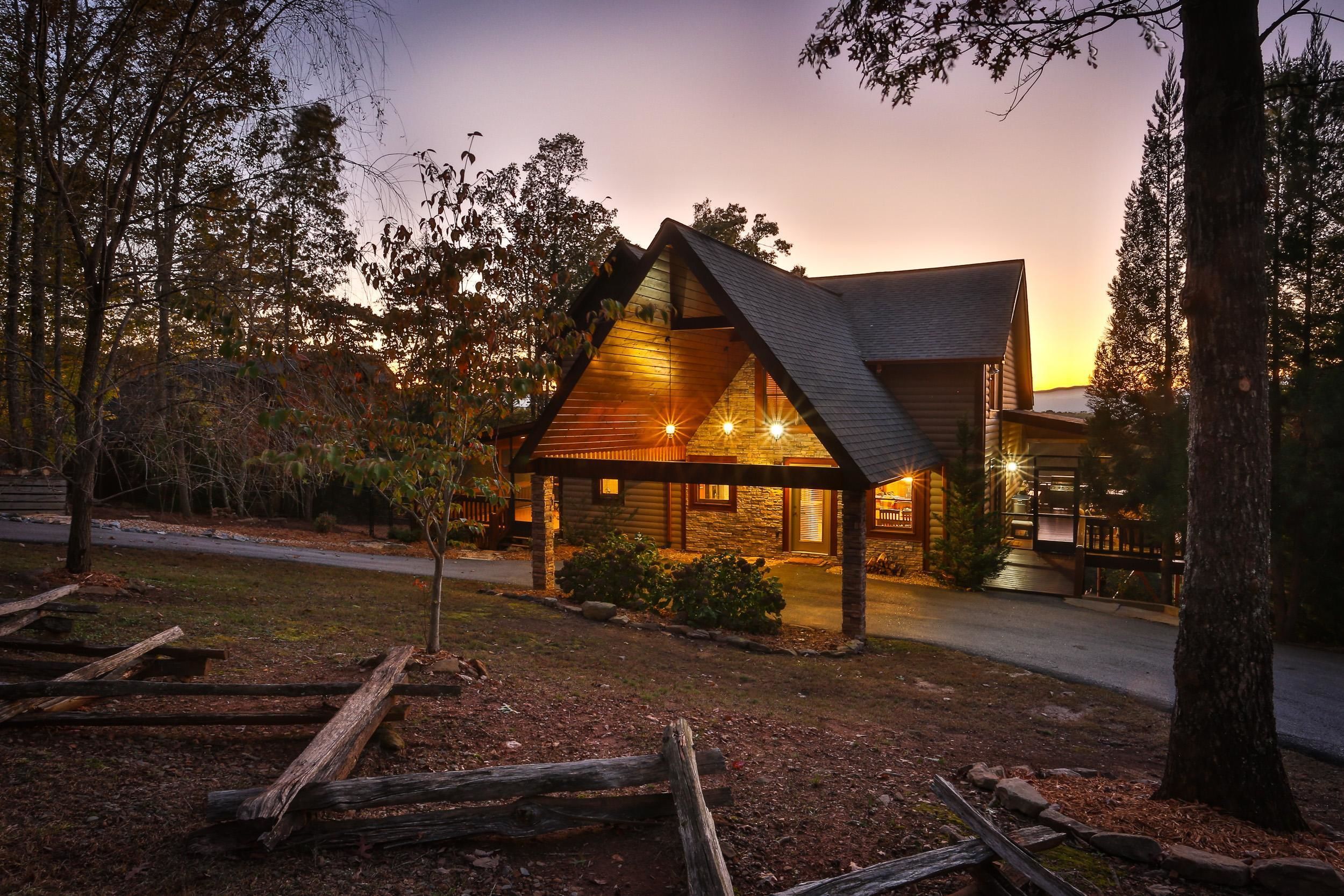 Apartment | Front of property – evening/night
