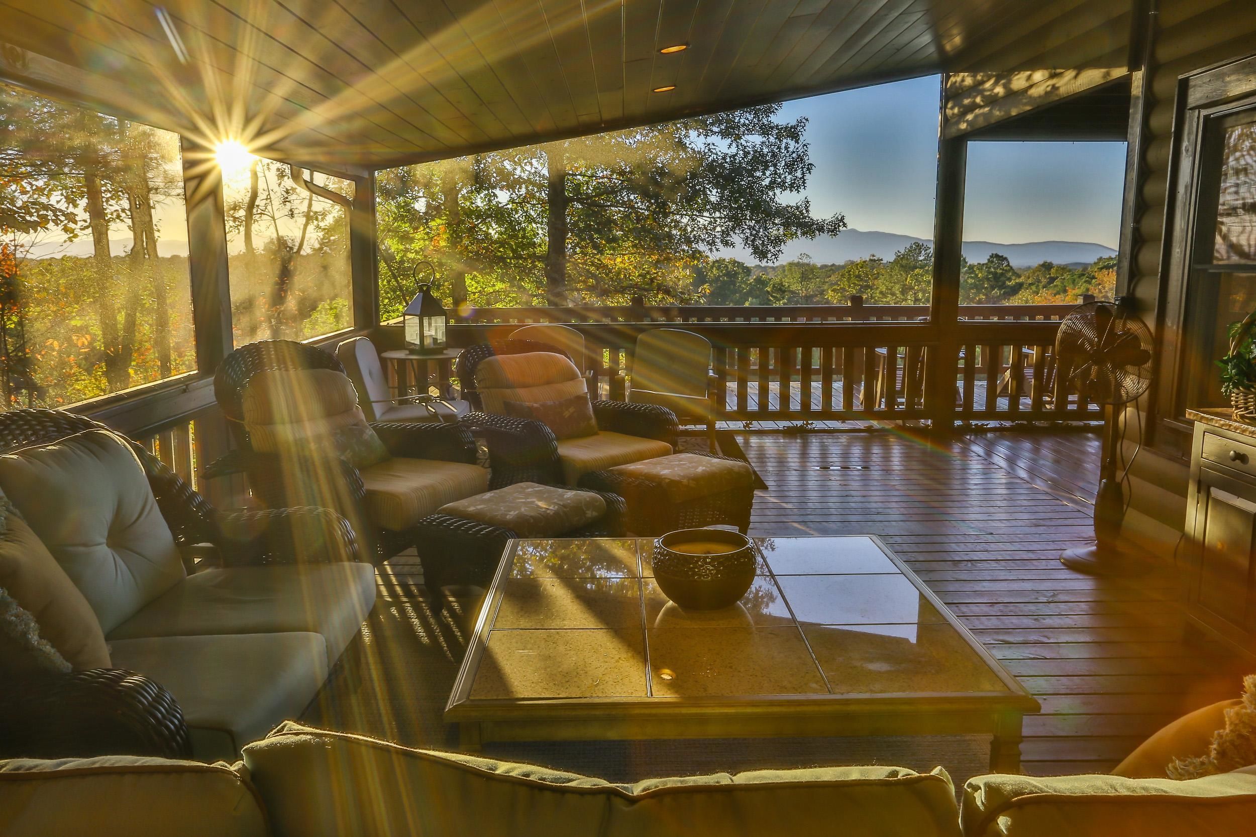 Apartemen | Area keluarga | TV dan perapian