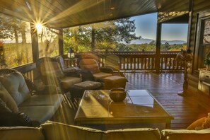 公寓 | 起居區 | 電視、壁爐