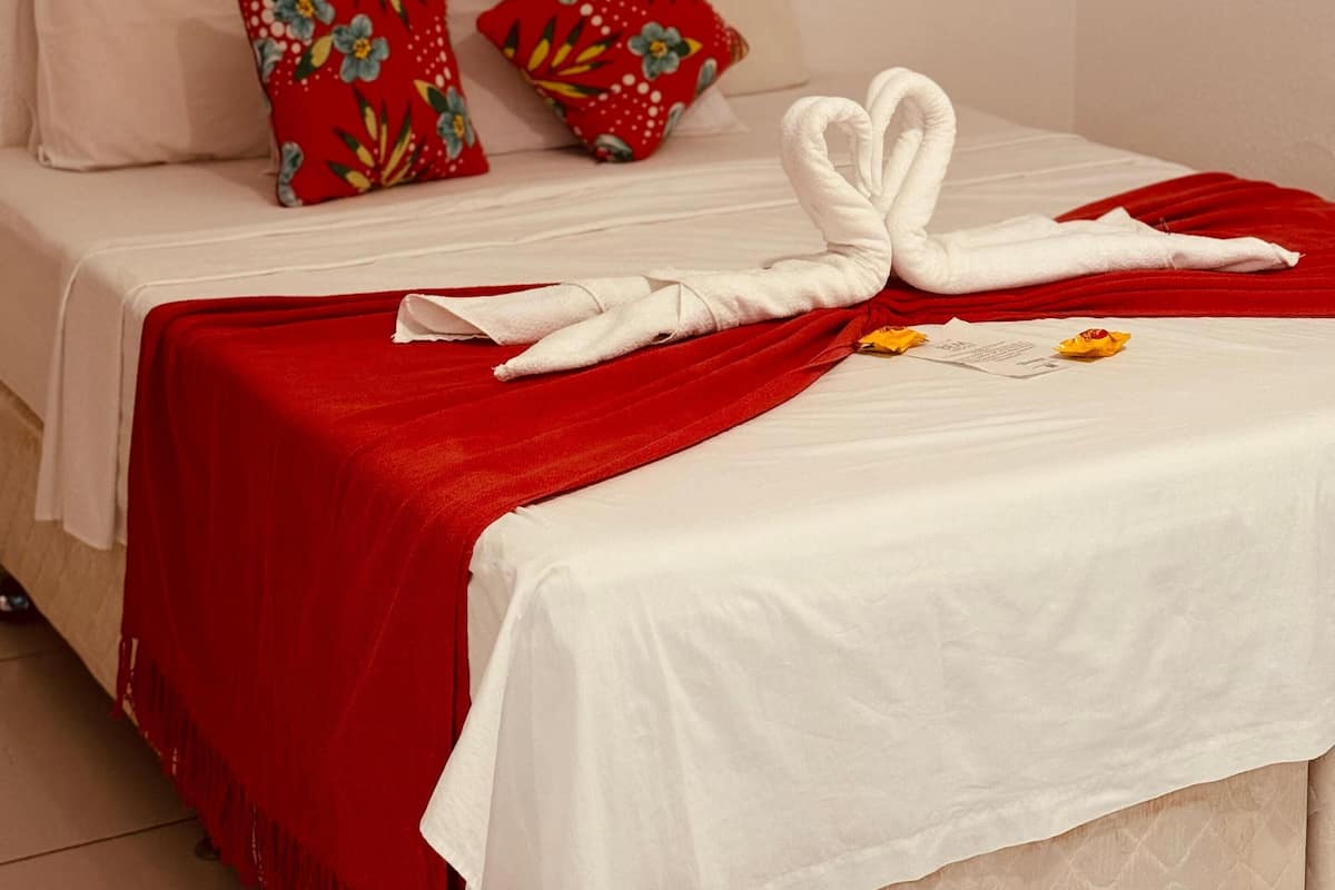Minibar, blackout drapes, free WiFi, bed sheets