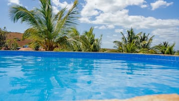 2 piscinas externas