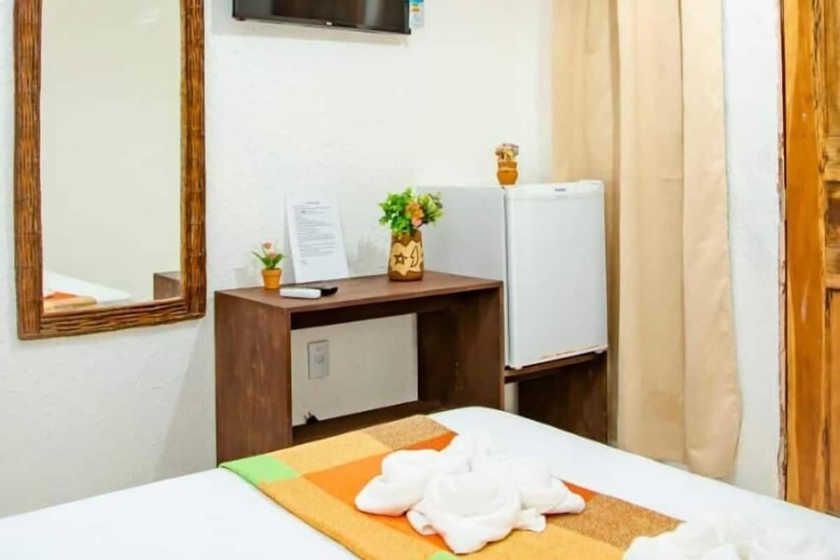 Minibar, blackout drapes, free WiFi, bed sheets
