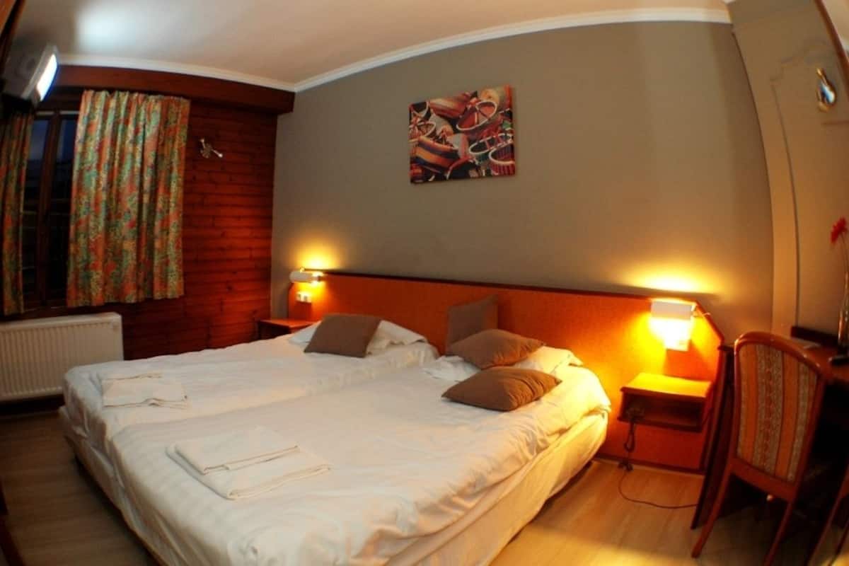 Camera Economy con letto matrimoniale o 2 letti singoli | Biancheria da letto di alta qualità, una cassaforte in camera