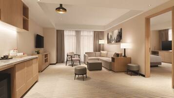Ropa de cama de alta calidad, cubrecamas y minibar