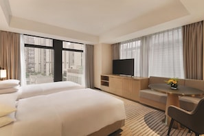 Suite Two Twin Beds-with sofa bed | Hochwertige Bettwaren, Daunenbettdecken, Zimmersafe