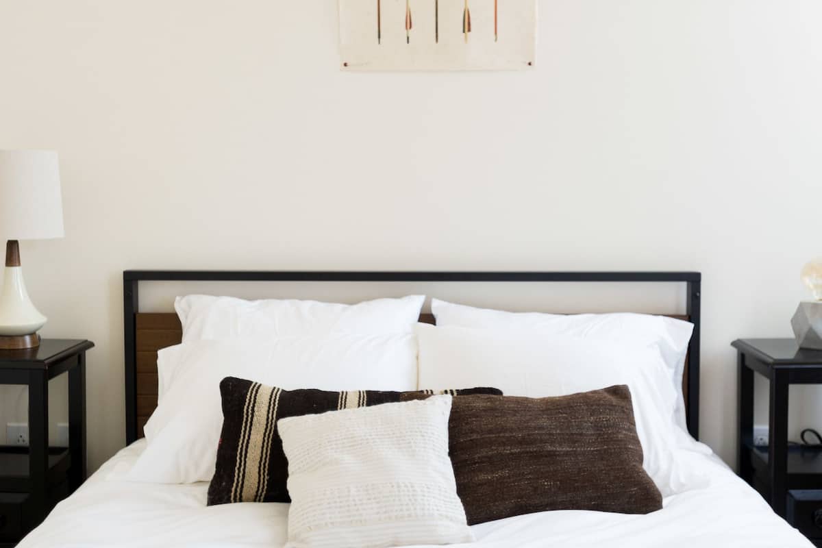 Standard Room, 1 Queen Bed | Egyptian cotton sheets, premium bedding, individually decorated