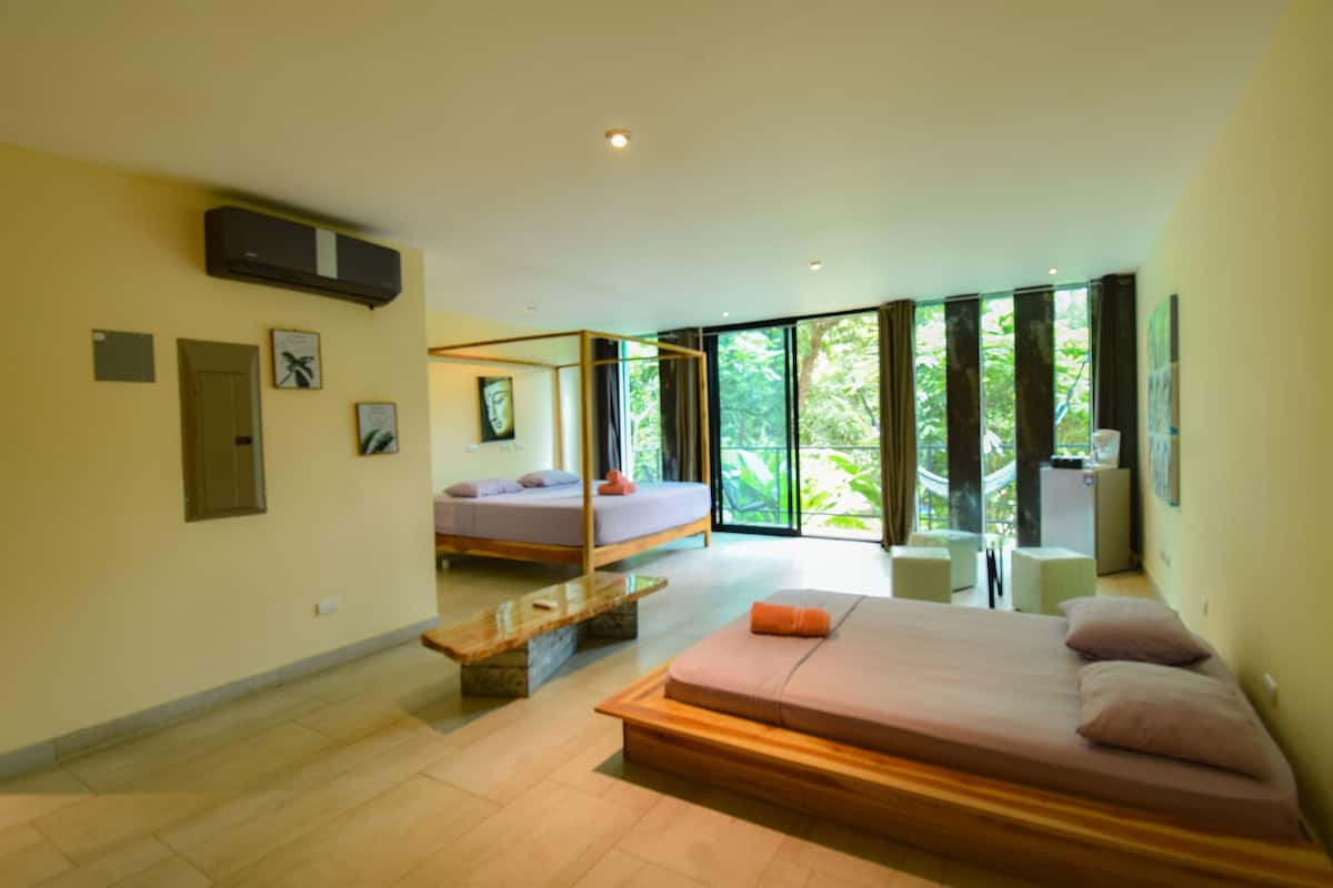 Triple Room with Balcony | Free WiFi, bed sheets, wheelchair access