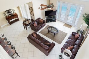 Casa (7 Bedroom, 6 Bathroom - 7905) | Sala d'estar | Televisor 