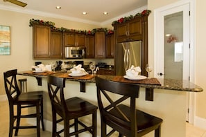 Apartment, 4 Schlafzimmer (4.5 Bathroom - 7822) | Eigene Küche | Kühlschrank, Mikrowelle, Ofen, Herdplatte