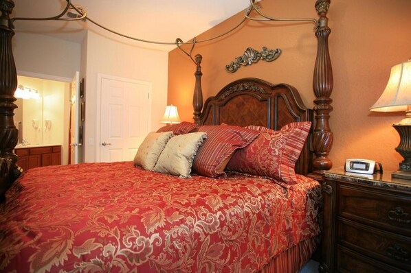 Condo, 3 Bedrooms, 2 Bathrooms | 3 bedrooms, free wired internet, bed sheets