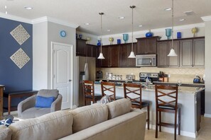 聯排別墅, 5 間臥室 (4.5 Bathroom - 1994) | 私人廚房 | 電冰箱、微波爐、烤箱、爐台