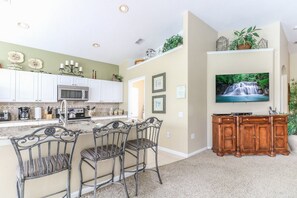 Condo clássico, 4 quartos (2253) | Cozinha privada | Geladeira, micro-ondas, fogão, cooktop