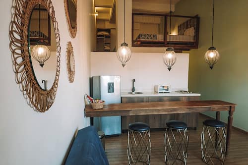 Appartement Duplex, plusieurs lits, balcon | Cuisine privée | Réfrigérateur, plaque de cuisson