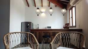 Studio, Multiple Beds | Private kitchenette | Fridge, stovetop, cookware/dishes/utensils - Soy Local Centro Historico (Cartagena)