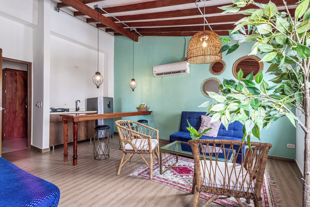 Studio, Multiple Beds | Private kitchen