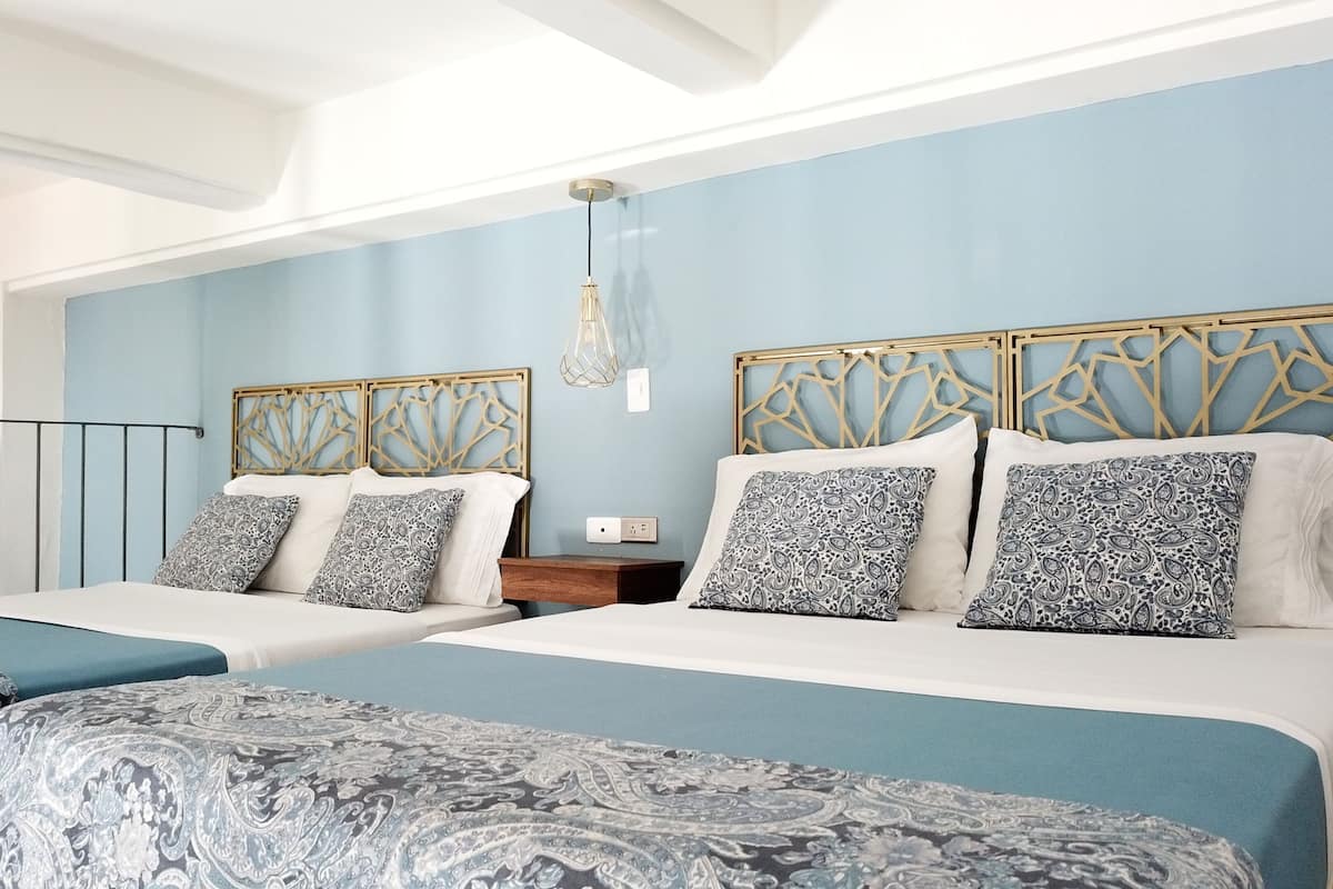 Comfort Duplex, Multiple Beds | Living area