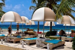 Beach bar - Mi Cuna Stays Collection (Jan Thiel)