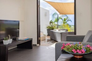 Deluxe appartement | Een kluis op de kamer, individueel gedecoreerd, individueel gemeubileerd