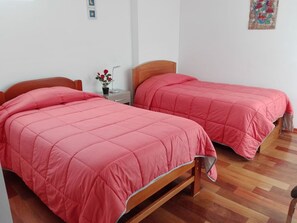 Family House, 2 Bedrooms, Non Smoking, Private Bathroom | 3 bedrooms, WiFi (free), bed sheets - Killa House Lucrepata (Cusco)