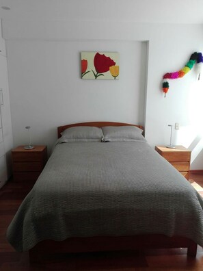 ファミリー ハウス 2 ベッドルーム 禁煙 専用バスルーム | 3 室のベッドルーム、WiFi (無料)、ベッドシーツ