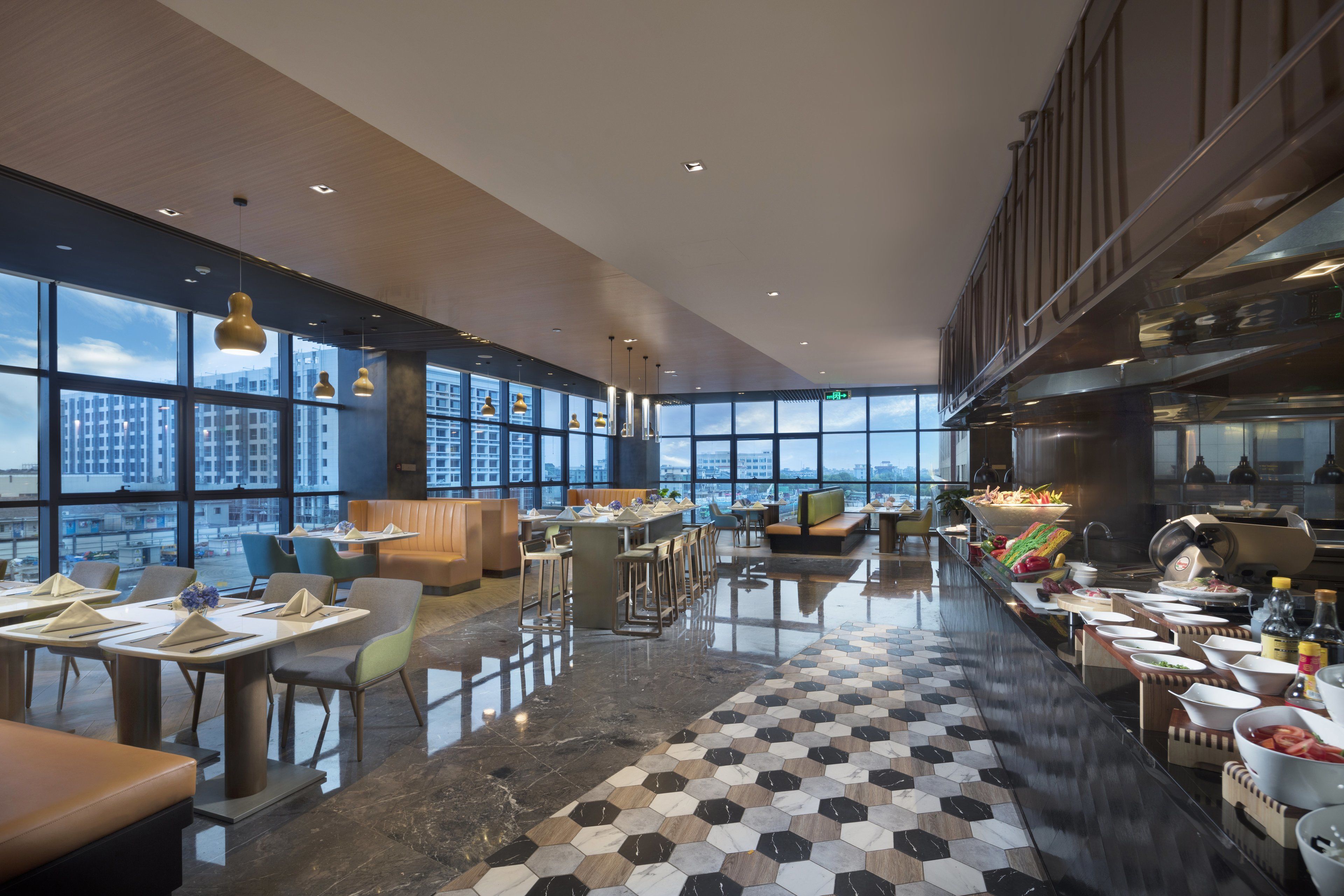 2 restaurants, breakfast, lunch, dinner served; chinese cuisine