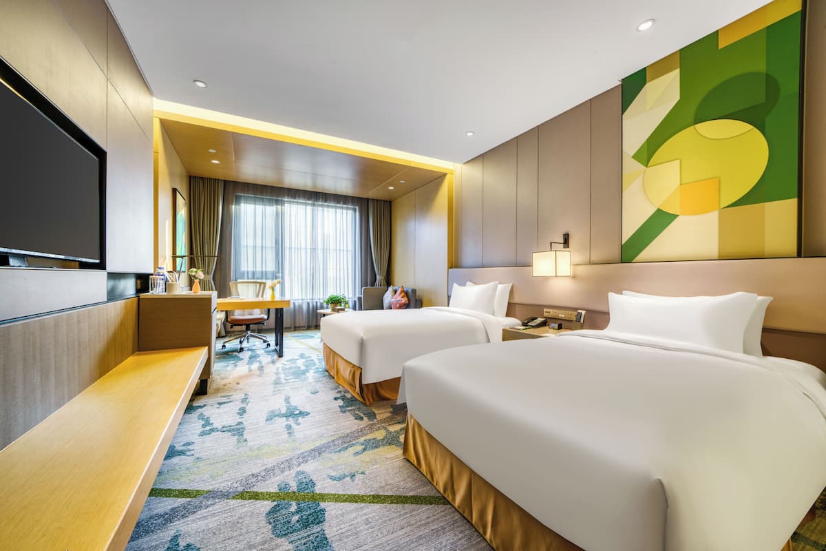 Standard Room | 1 bedroom, premium bedding, minibar, in-room safe