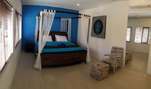 Villa de diseñador, 3 habitaciones, para fumadores | 3 habitaciones, escritorio, wifi gratis y ropa de cama 