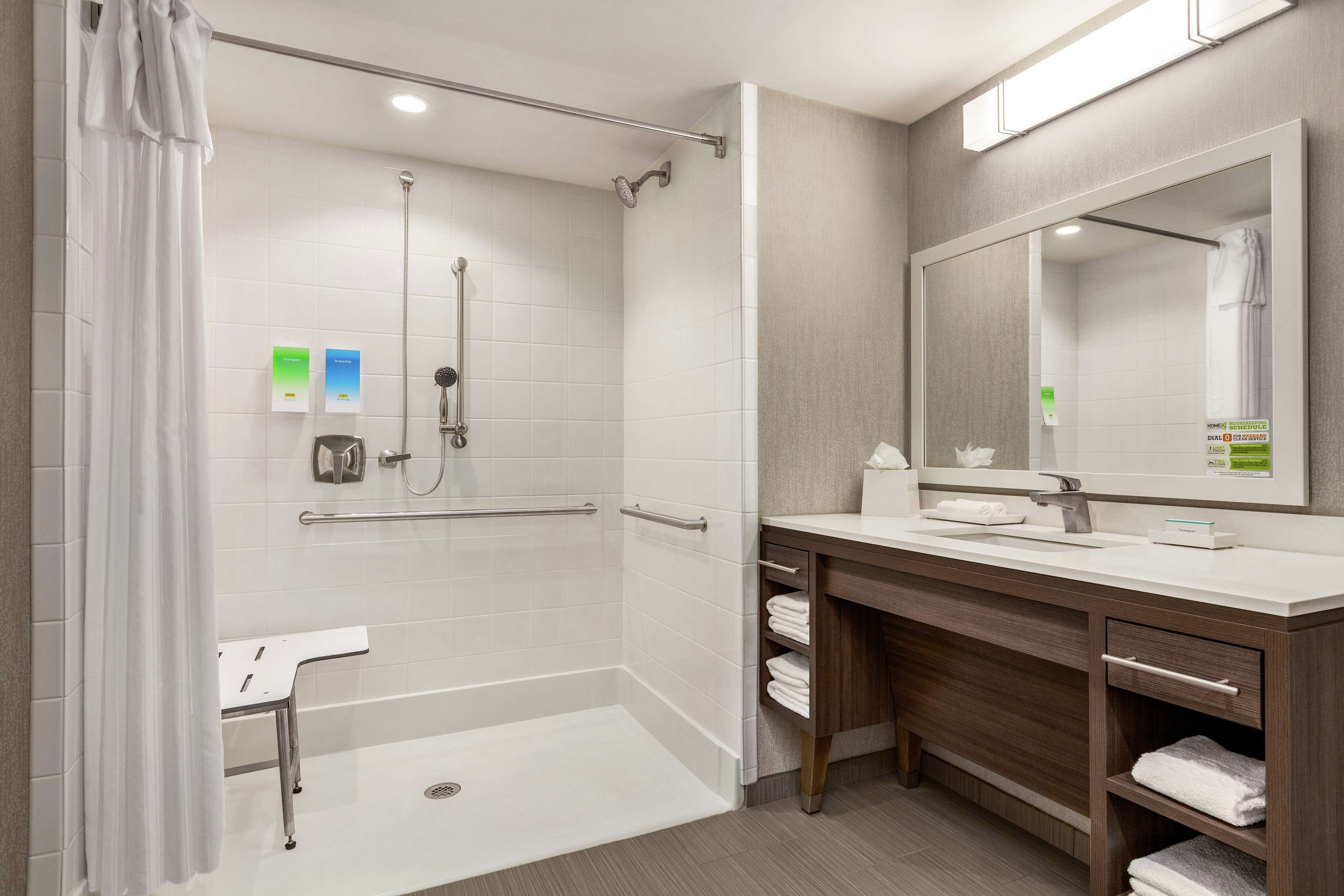 suite, 1 queen bed, accessible (mob/hearing, roll-in shower) | bathroom shower