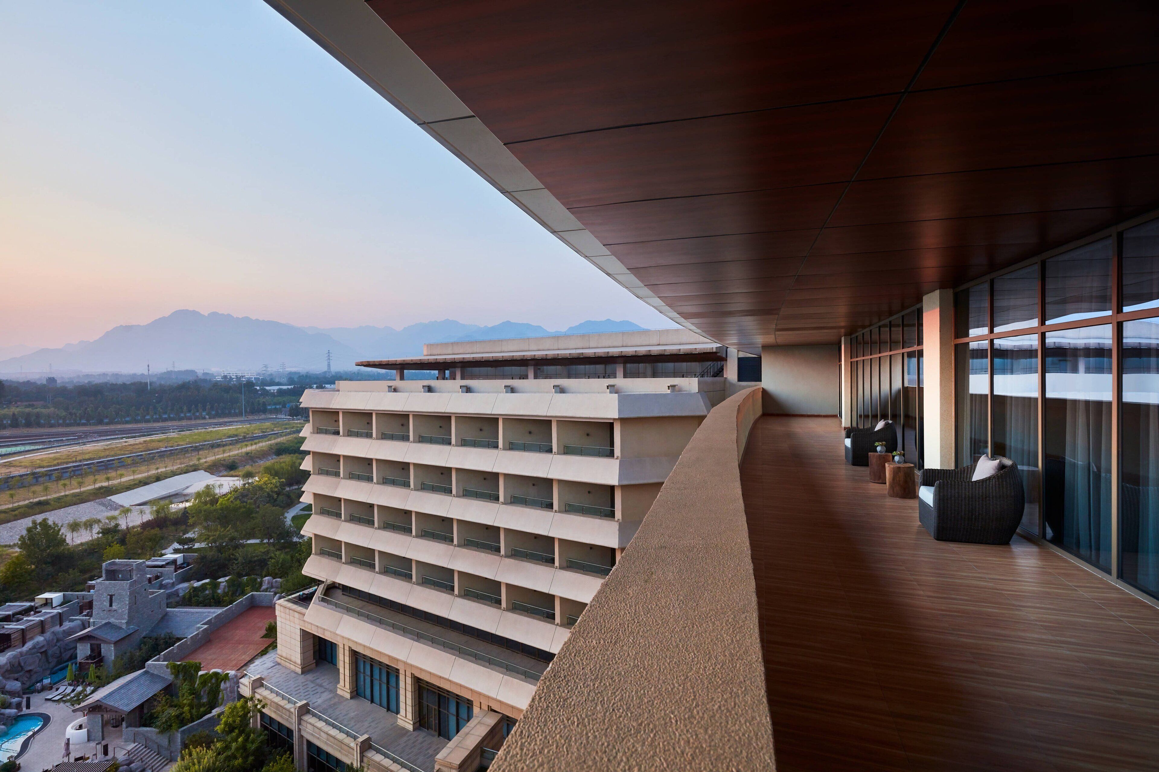 Premium bedding, in-room safe, desk, iron/ironing board