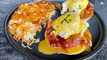 Desayuno completo todos los días (con cargo)