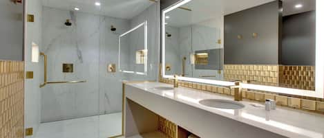 Studio, 1 King Bed | Bathroom shower