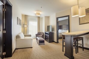 Room, 2 Bedrooms, Kitchen | 2 bedrooms, in-room safe, desk, iron/ironing board - Staybridge Suites Saltillo by IHG (Saltillo)