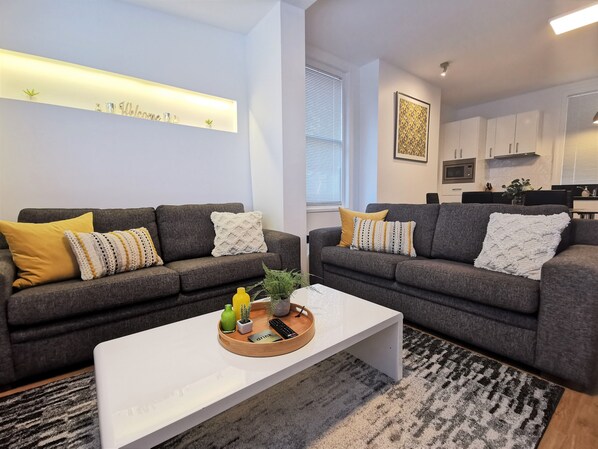 Hobart Cityscape Apartment 1 Wellington | Individually decorated, individually furnished, laptop workspace