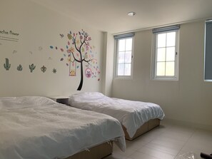 Standard Quadruple Room | Down comforters, blackout drapes, rollaway beds, free WiFi - Bird house (Hengchun)
