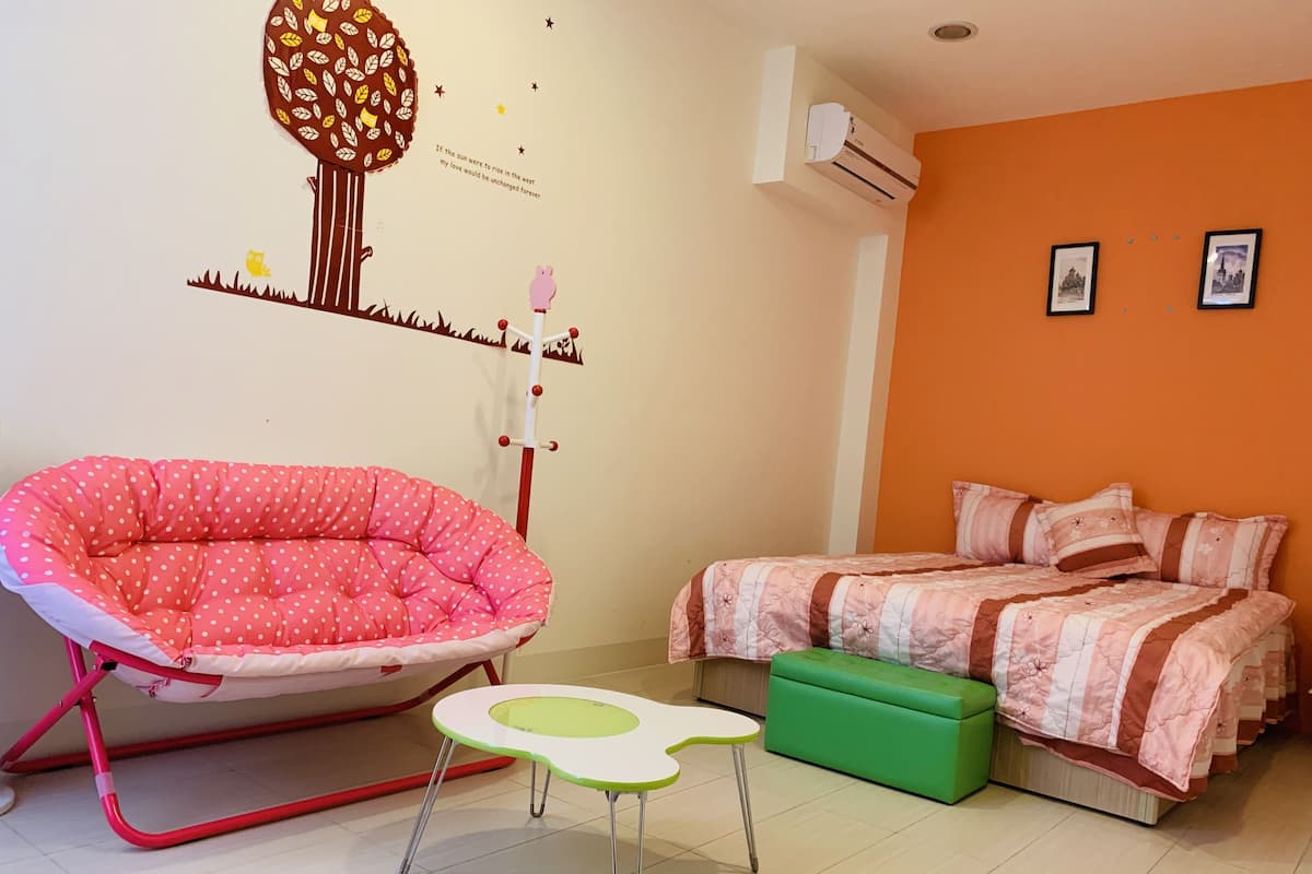 Down duvets, blackout curtains, rollaway beds, free WiFi