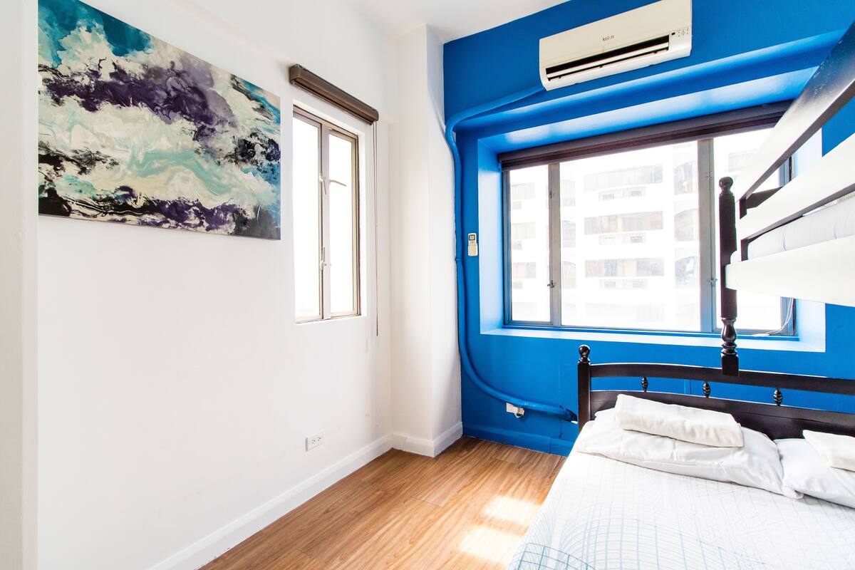 Kondo Deluks, 2 kamar tidur | Setrika/meja setrika, Wi-Fi gratis, dan didekorasi berbeda-beda
